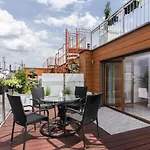 Panoramic Penthouse By Max Apartments