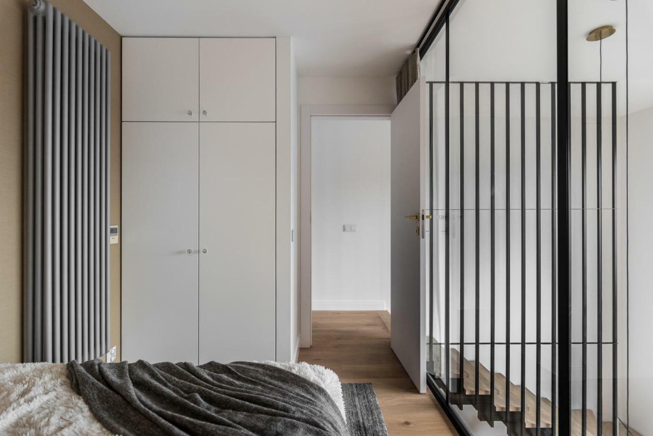 Panoramic Penthouse By Max Kraków